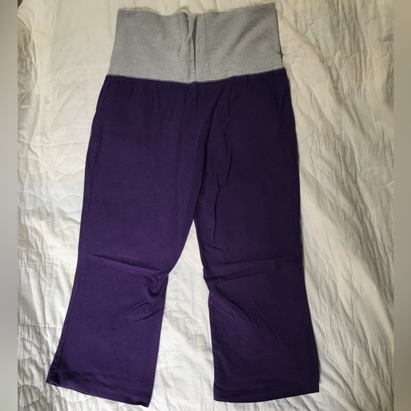 K-State yoga capri pants - Picture 2 of 3